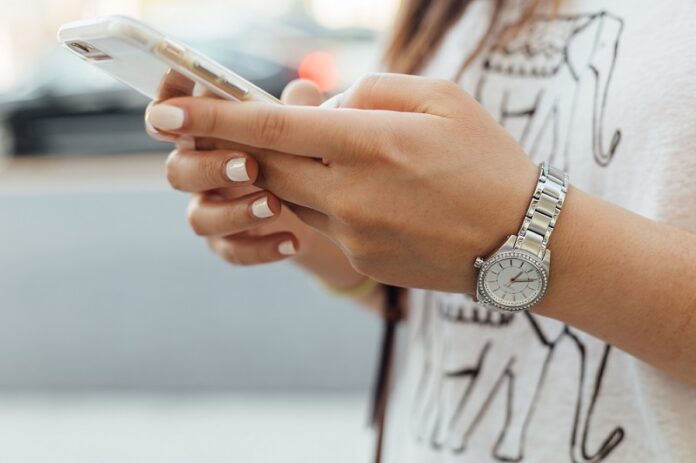 smartphone-handy unsplash.com