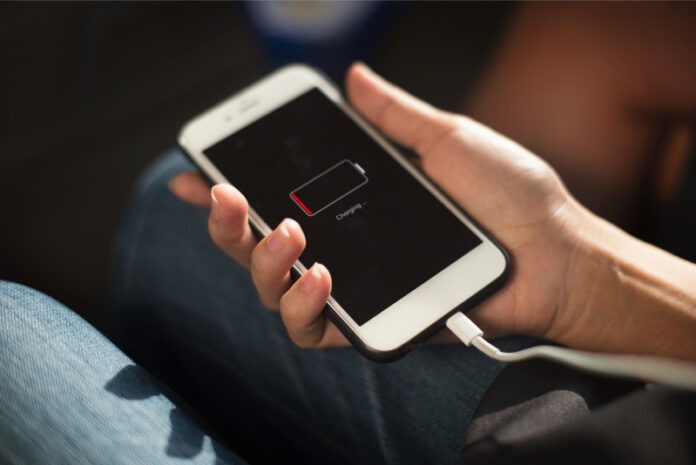 Samsung Handy Smartphone Akku Laden Photo by rawpixel on Unsplash